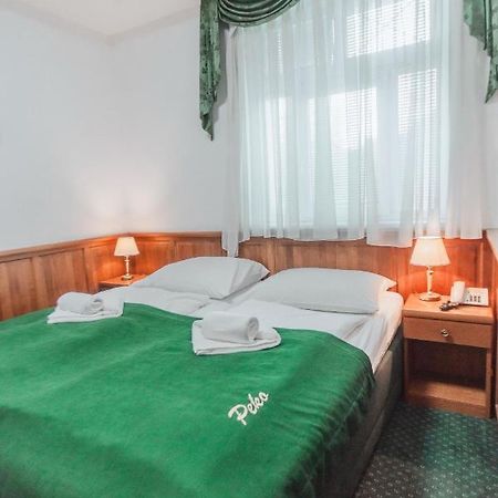 Hotel Peko Прага Экстерьер фото