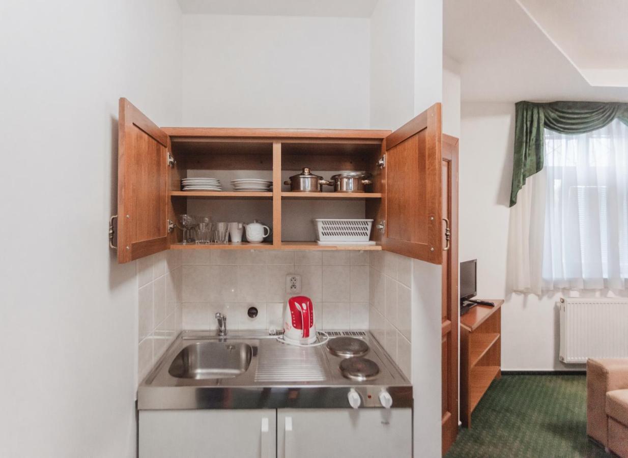 Hotel Peko Прага Экстерьер фото