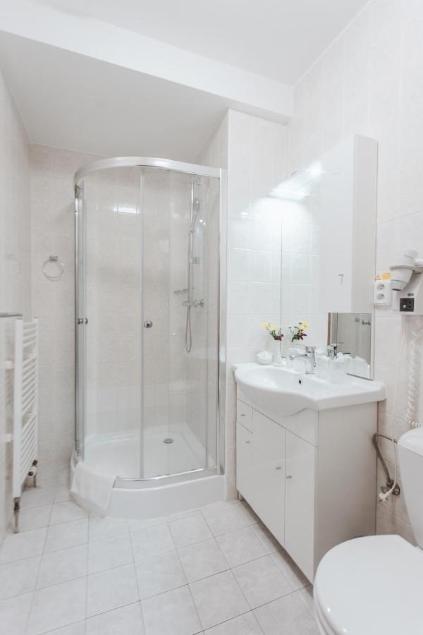 Hotel Peko Прага Экстерьер фото