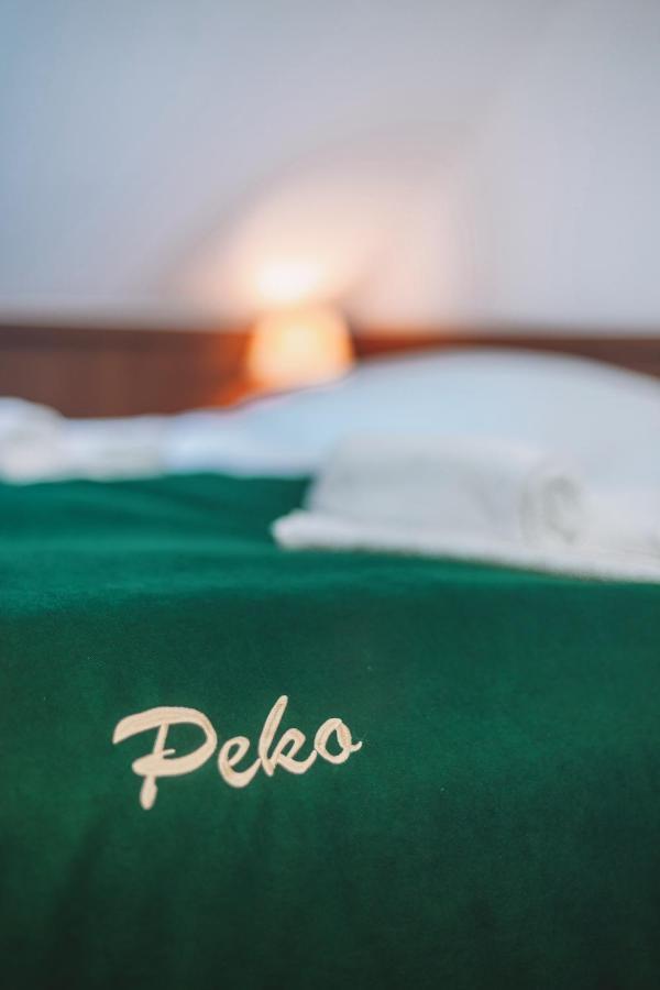Hotel Peko Прага Экстерьер фото