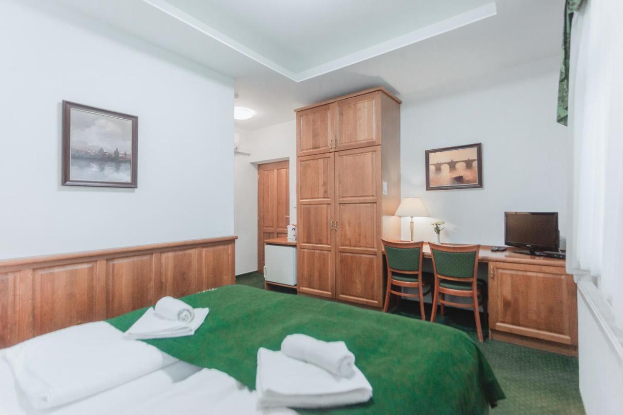 Hotel Peko Прага Экстерьер фото