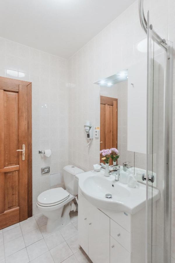 Hotel Peko Прага Экстерьер фото