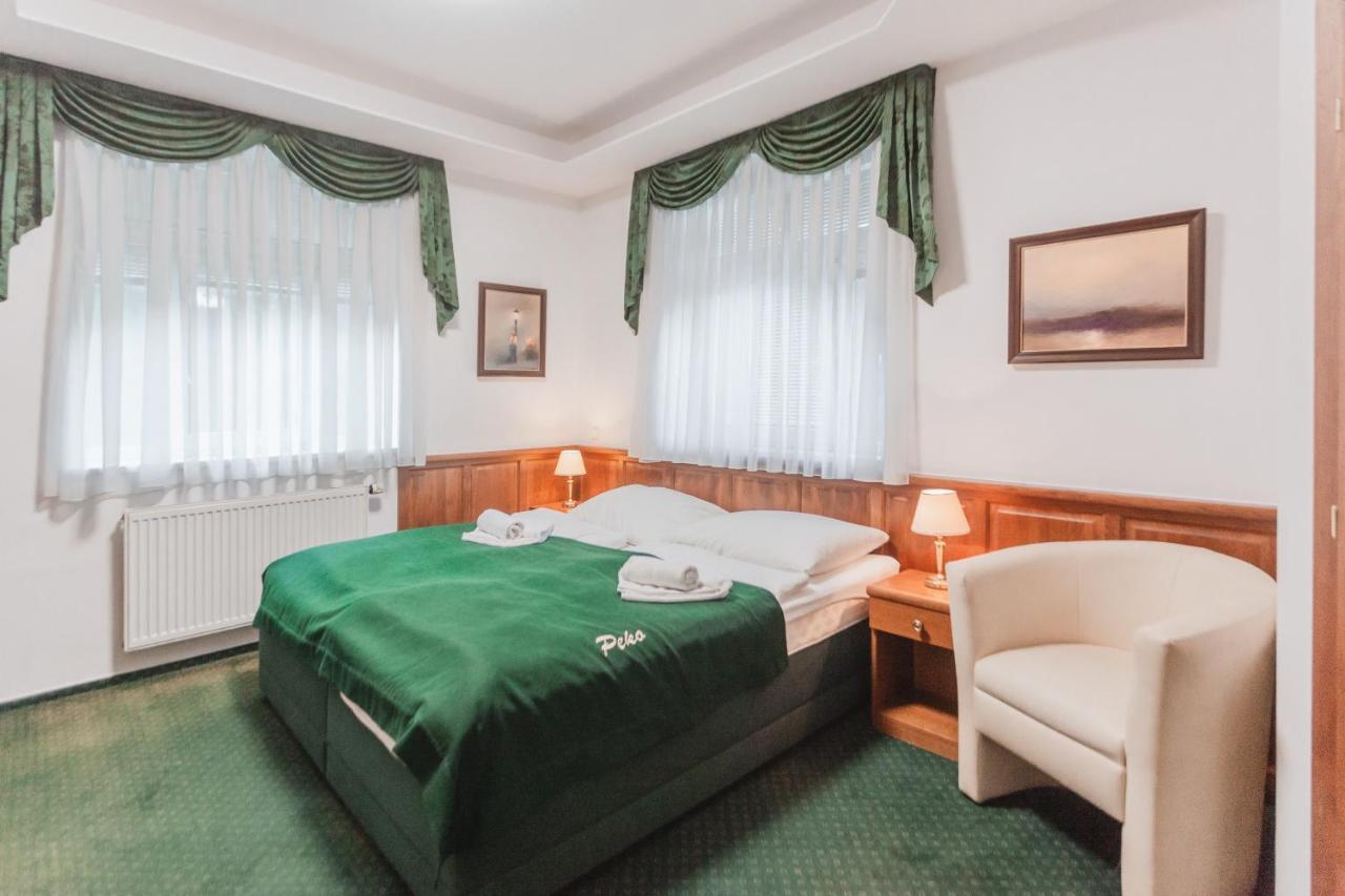 Hotel Peko Прага Экстерьер фото