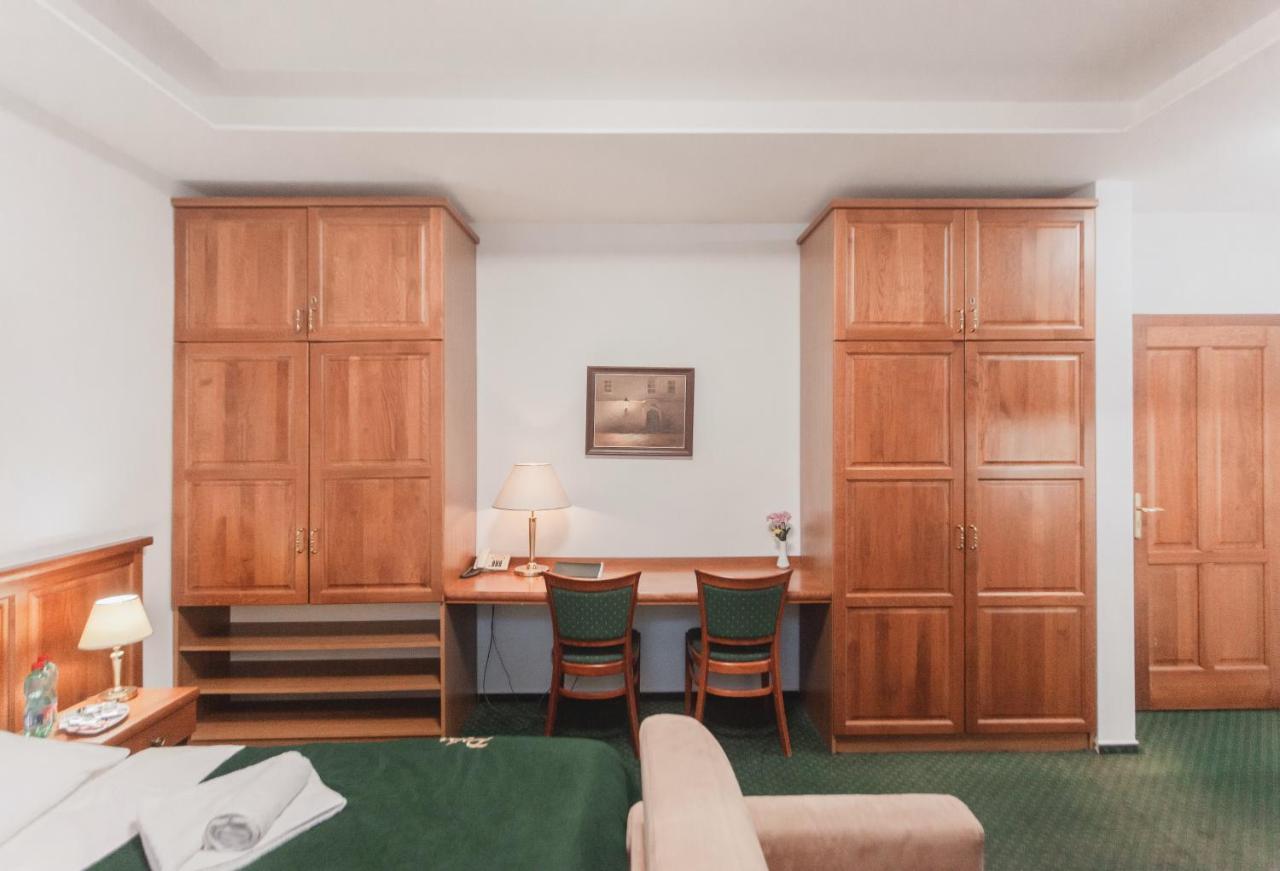 Hotel Peko Прага Экстерьер фото