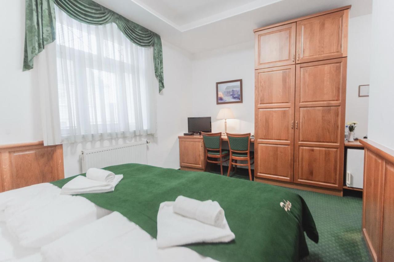 Hotel Peko Прага Экстерьер фото
