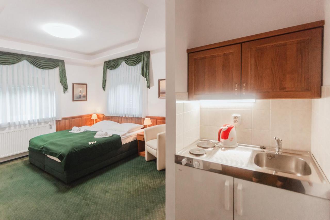 Hotel Peko Прага Экстерьер фото