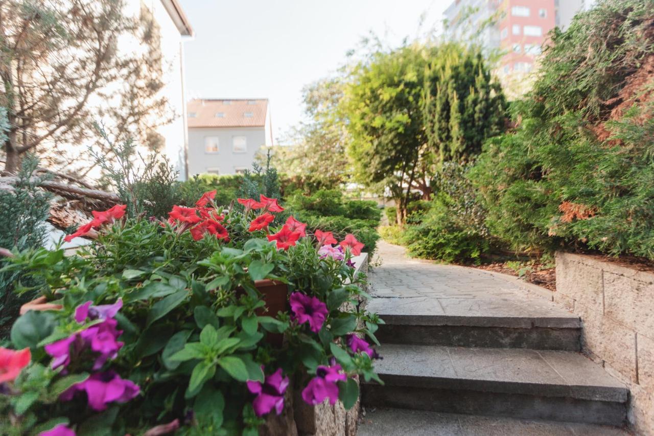 Hotel Peko Прага Экстерьер фото