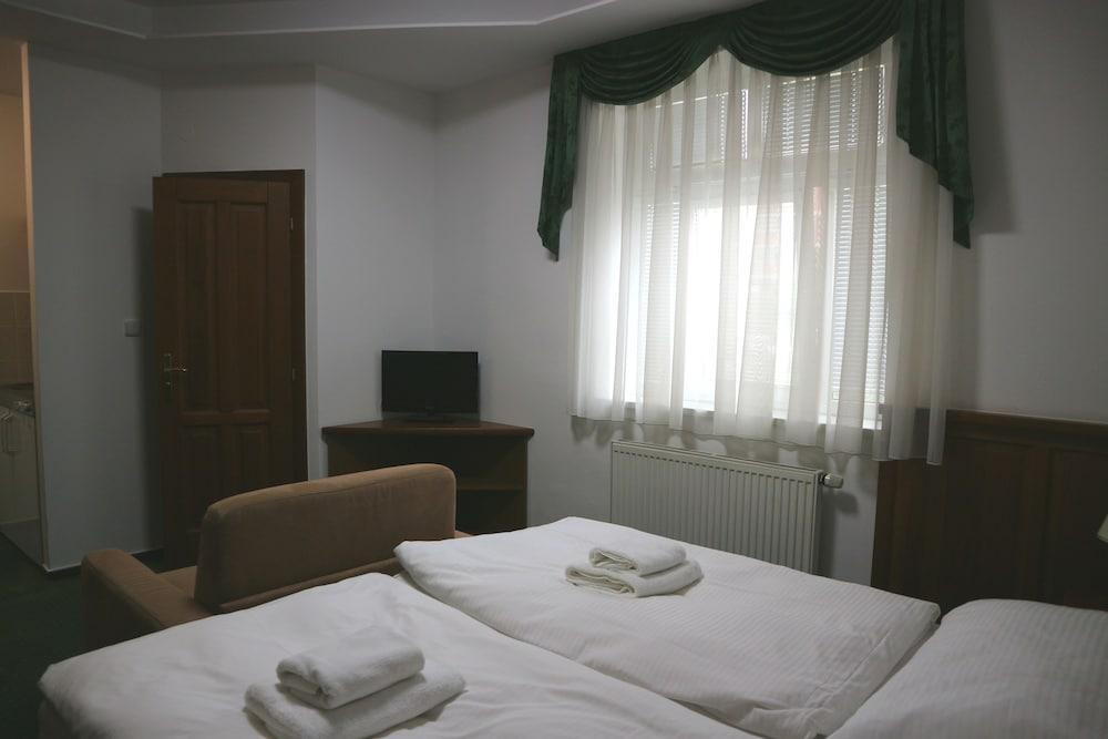 Hotel Peko Прага Экстерьер фото